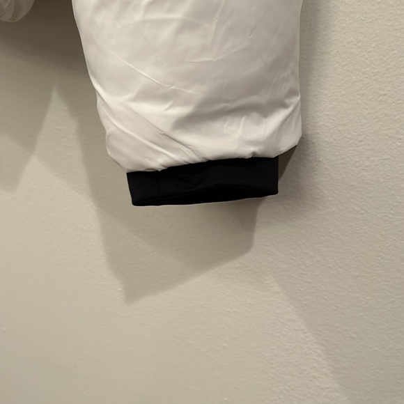 NWT DKNY Women's Sport Colorblock Logo Puffer W/Removeable Hood Down Alternative - Picture 4 of 13